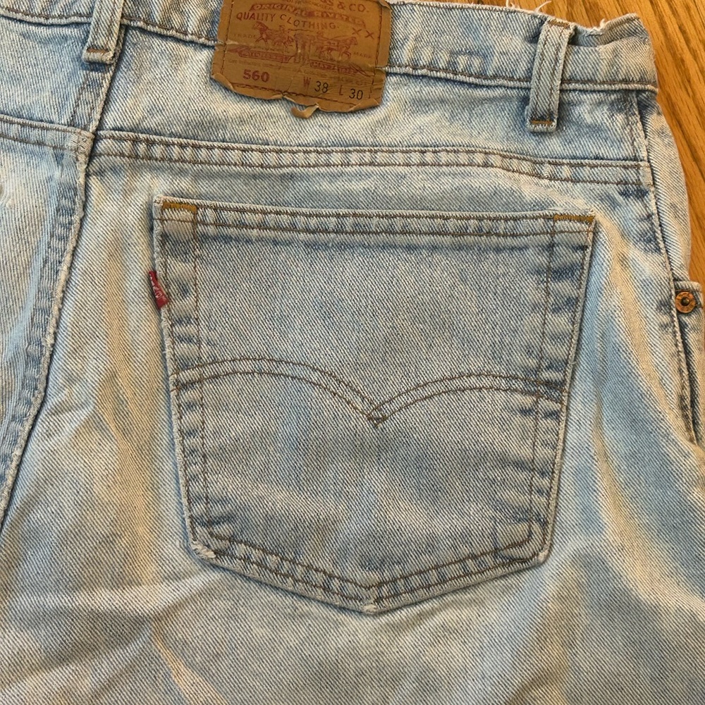 Authentic vintage Levi shorts - Picture 4 of 10